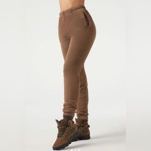 Joah Brown 	Empire Jogger Cocoa French Terry  X/S